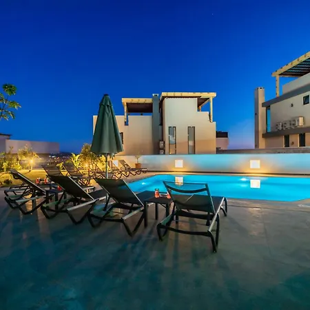 Spacious Centrally Located 4-Bedroom Villa With Sea Views And Pool Heating 别墅