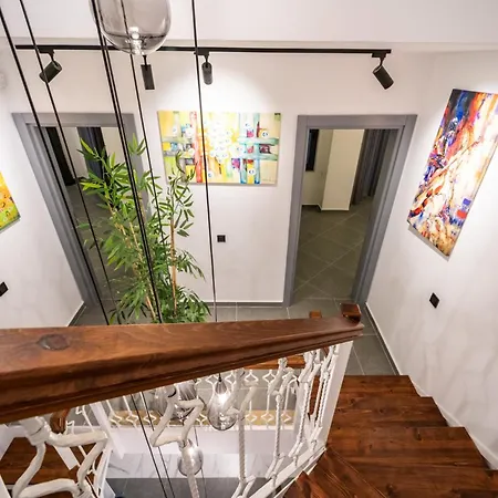 Spacious & Private 4-bedroom With Sea Views, Centrally Located * Kaş