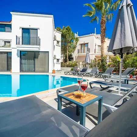 Villa Spacious Centrally Located 4-Bedroom Villa With Sea Views And Pool Heating Kaş