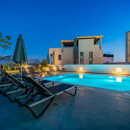 Spacious Centrally Located 4-Bedroom Villa With Sea Views And Pool Heating Kaş